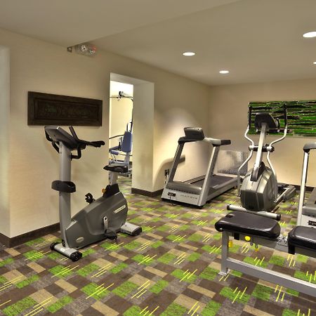 Holiday Inn Express Winnipeg Airport - Polo Park By Ihg Экстерьер фото