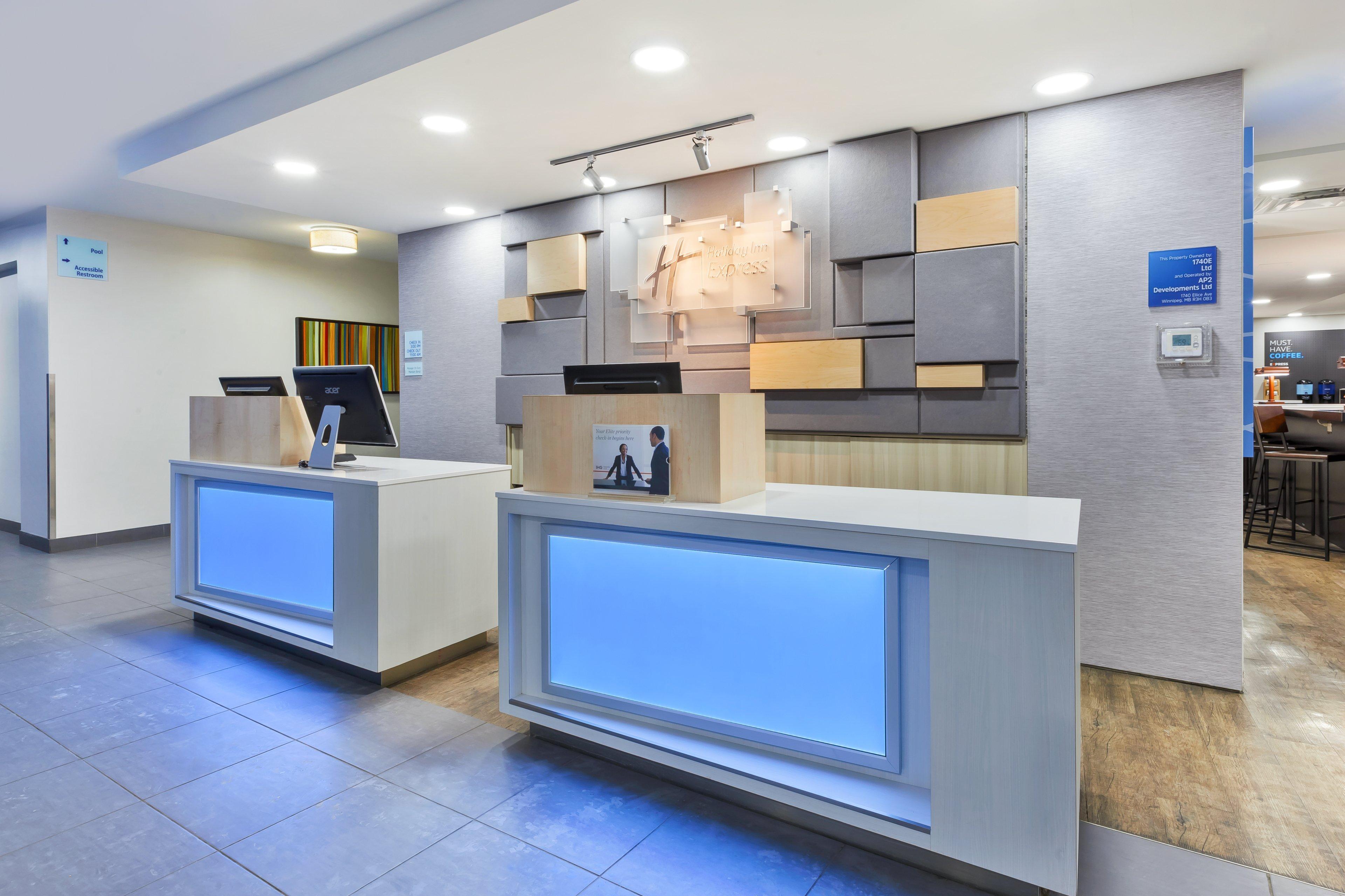 Holiday Inn Express Winnipeg Airport - Polo Park By Ihg Экстерьер фото