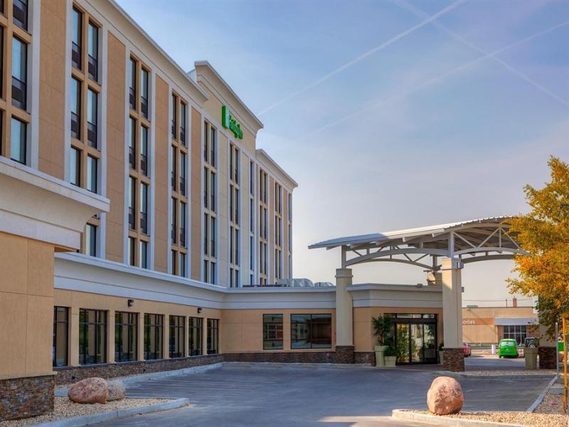 Holiday Inn Express Winnipeg Airport - Polo Park By Ihg Экстерьер фото