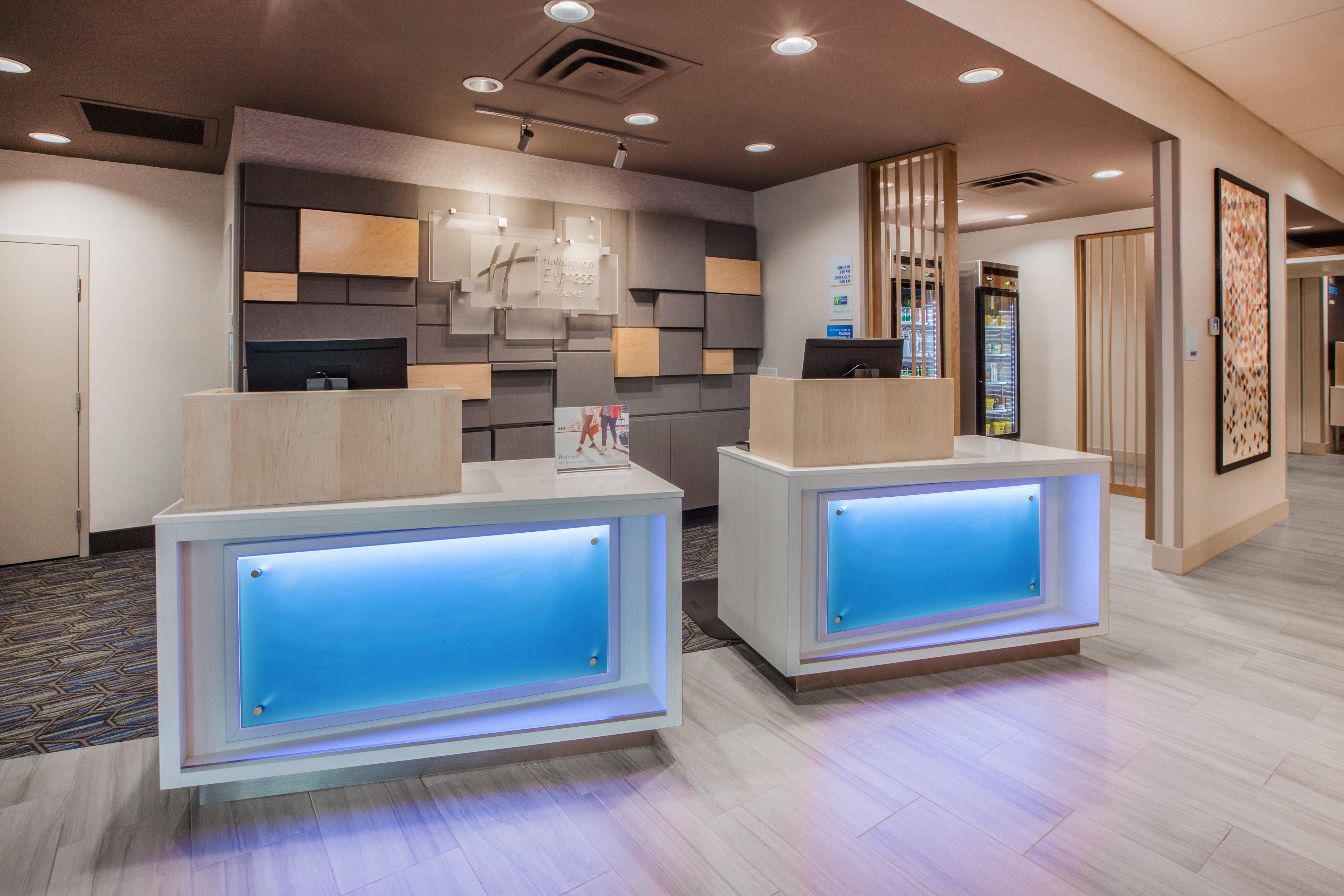 Holiday Inn Express Winnipeg Airport - Polo Park By Ihg Экстерьер фото