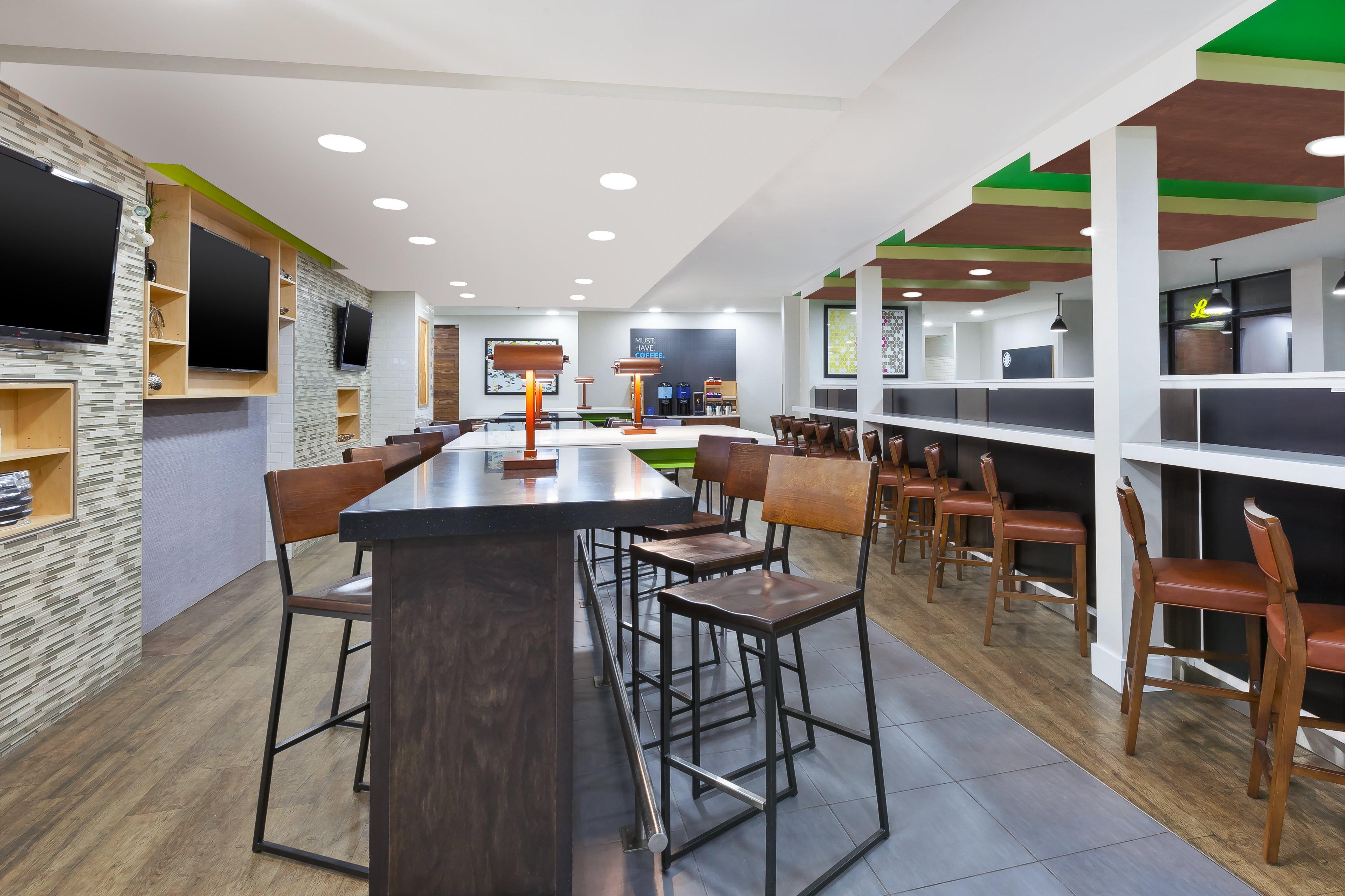 Holiday Inn Express Winnipeg Airport - Polo Park By Ihg Экстерьер фото