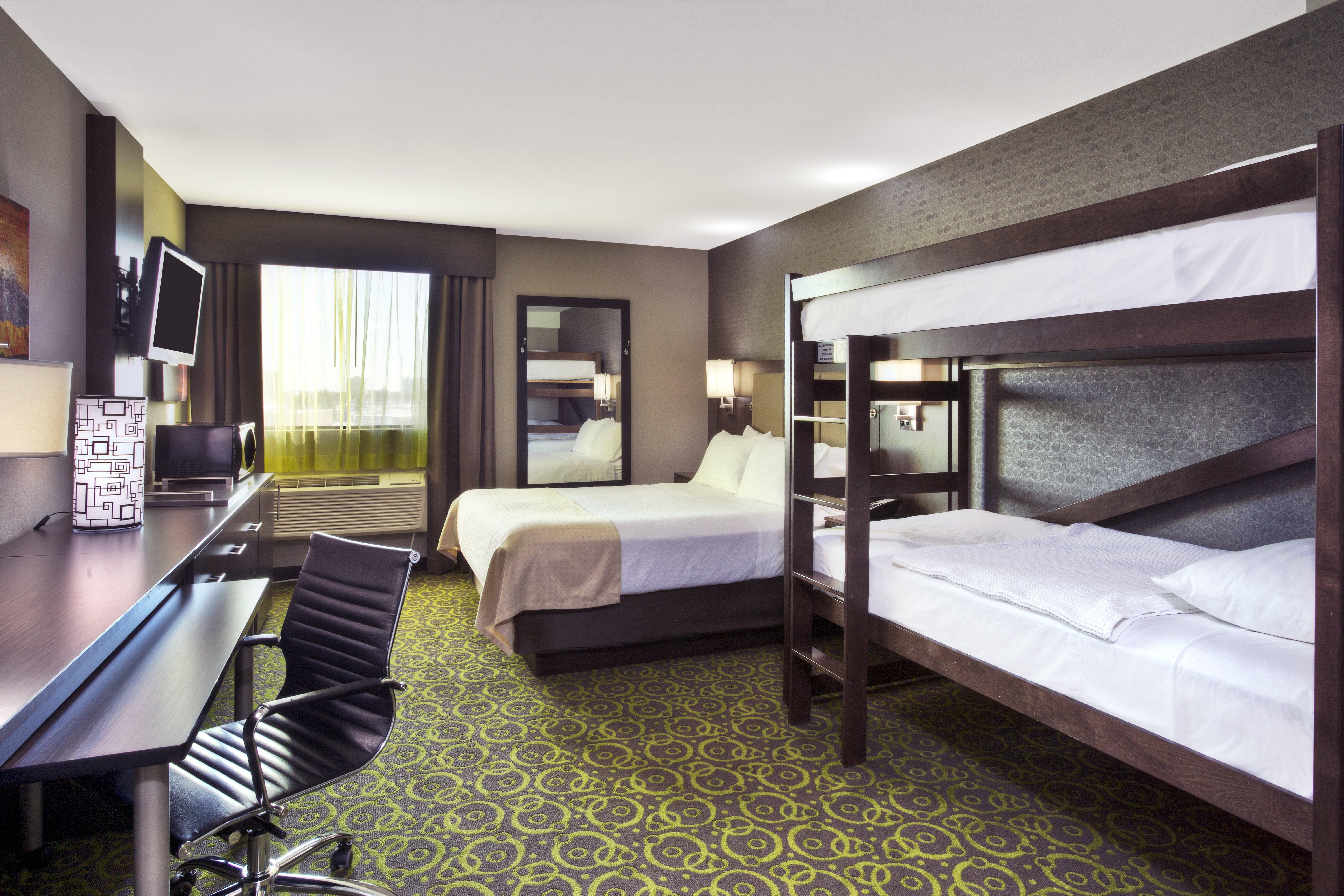 Holiday Inn Express Winnipeg Airport - Polo Park By Ihg Экстерьер фото